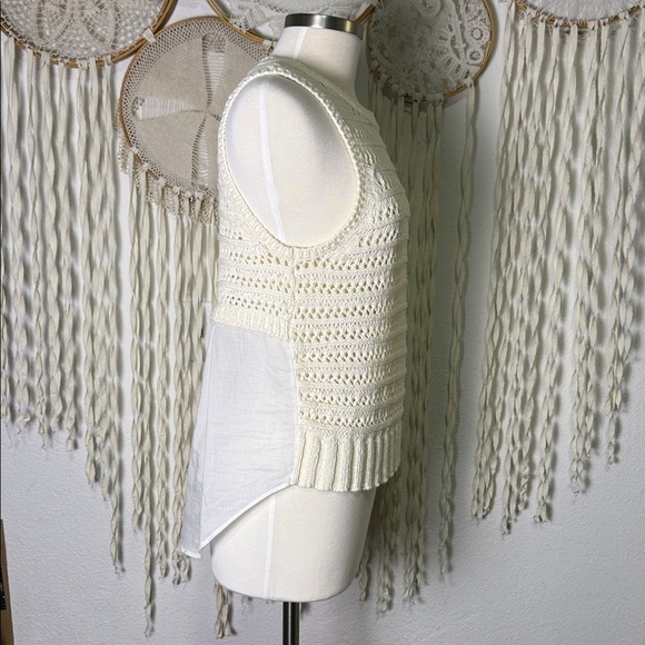 Veronica Beard Ivory Crochet Knit Sleeveless Sweater with Cotton Curved Back Hem - Picture 6 of 12